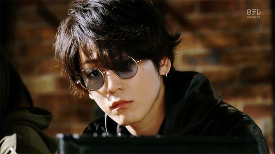 亀梨和也の髪型 22最新 出演作別に短髪 ロン毛までセット オーダー方法を解説 Slope スロープ