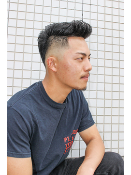 ポンパドールとは 日本人でも似合うメンズ髪型の頼み方 セットを解説 Slope スロープ