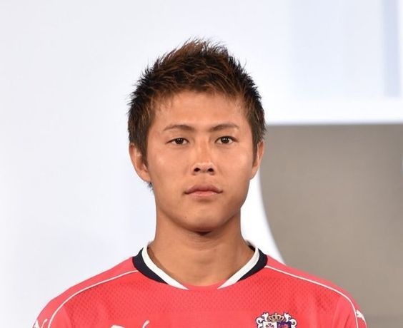 日本人サッカー選手の髪型 21最新 女子ウケヘアのセット 頼み方も Slope スロープ