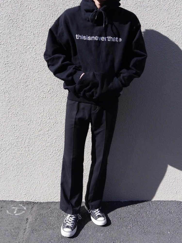 黒パーカーの季節別メンズコーデ選 女子ウケ抜群の着こなしテクを解説 Slope スロープ