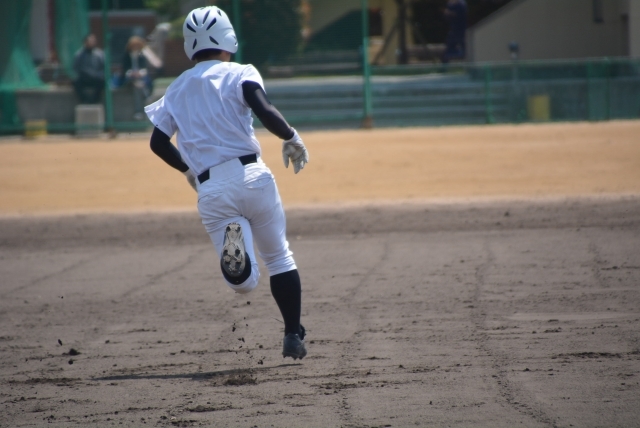 野球に必要な筋肉を投球 打撃 走行別に 部位別の役割 筋トレ方法まで解説 Slope スロープ