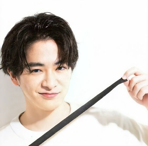 知念侑李の髪型 Jr 時代 21最新 真似る際のセット オーダーまで解説 Slope スロープ